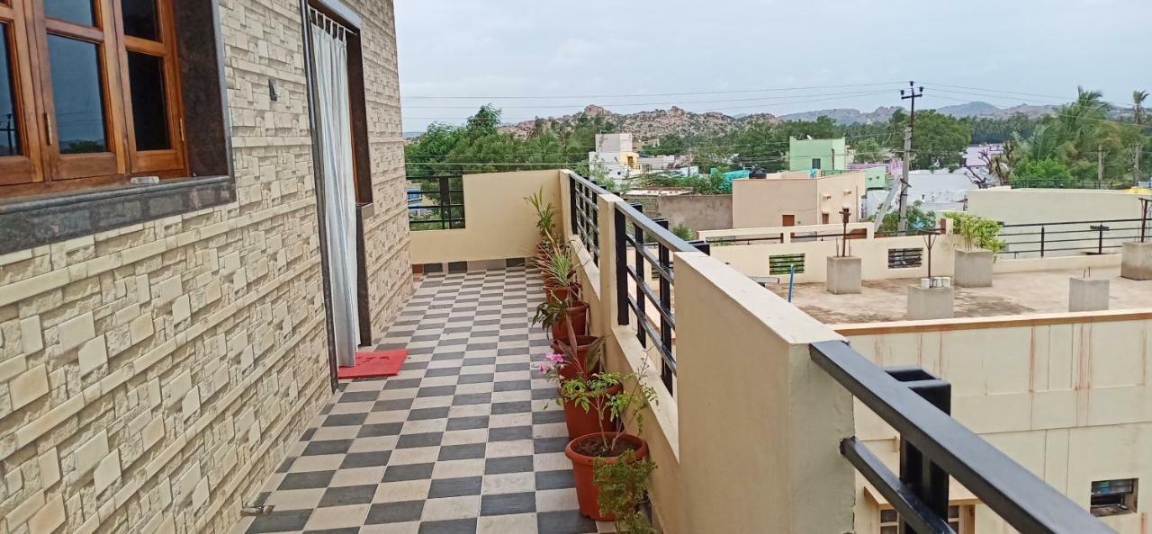 Gopi Homestay Hampi Luaran gambar