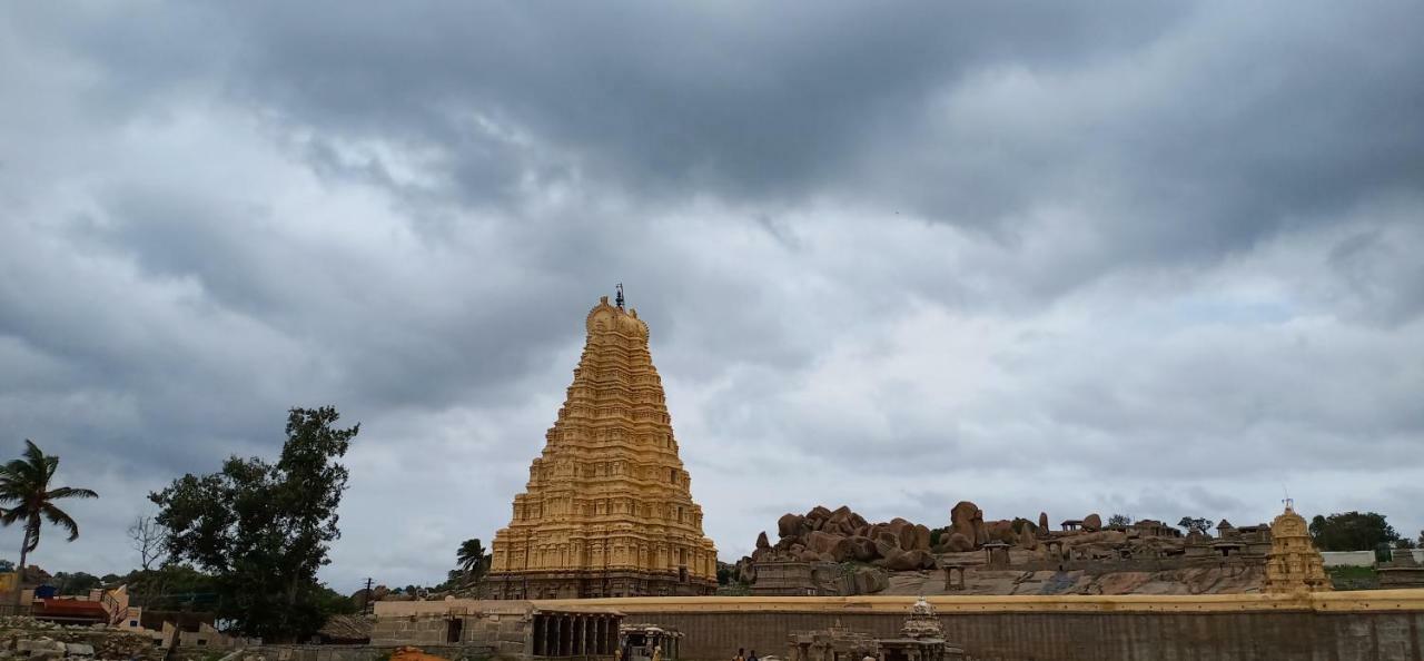 Gopi Homestay Hampi Luaran gambar