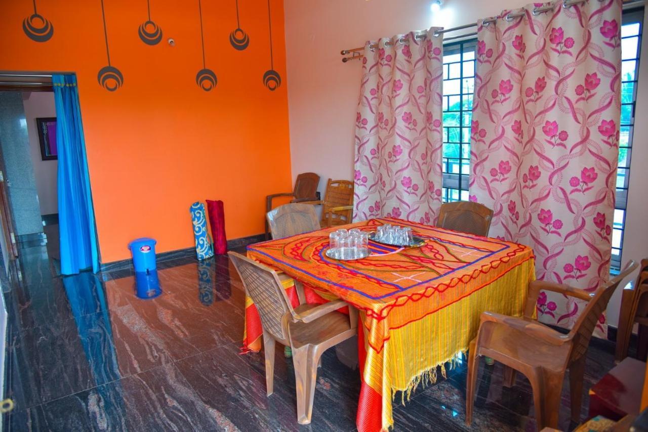 Gopi Homestay Hampi Bilik gambar